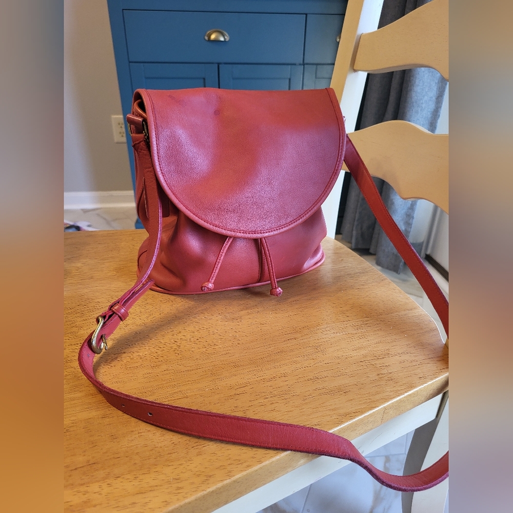Vintage Coach Shoulder Pouch 4025